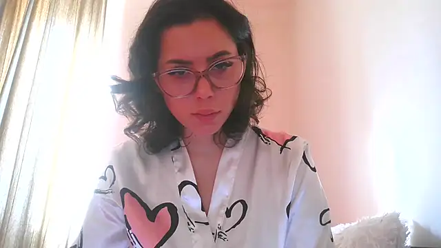 LovelyJulliette online show from October 22, 12:05 pm