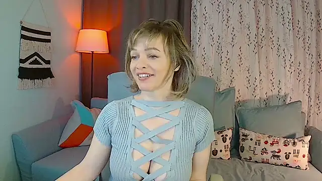 NandiSmile online show from April 3, 7:39 am