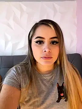Snapshot of natashasweet chatting on September 28, 10:15 pm natashasweet online show from September 28, 10:15 pm