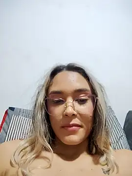 Snapshot of TaraaHot chatting on March 22, 4:45 am TaraaHot online show from March 22, 4:45 am