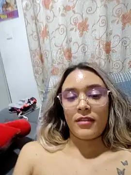 Snapshot of TaraaHot chatting on March 23, 8:37 am TaraaHot online show from March 23, 8:37 am