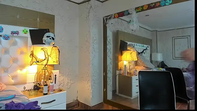 Snapshot of TaraaHot chatting on October 31, 10:33 pm TaraaHot online show from October 31, 10:33 pm