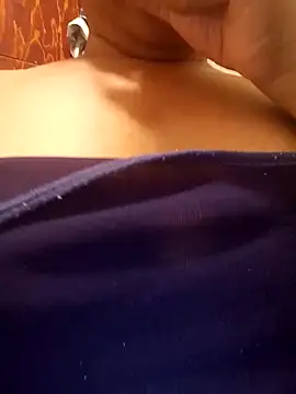 Snapshot of Blueecherry chatting on December 5, 8:11 pm Blueecherry online show from December 5, 8:11 pm