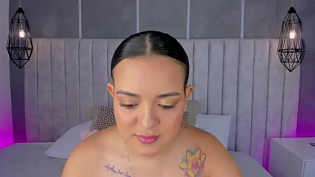 lea gray online show from April 21, 6:55 pm