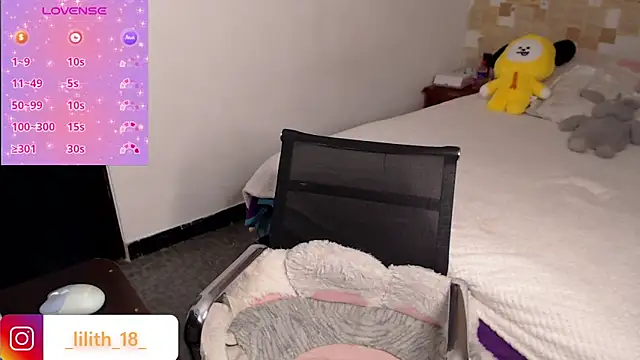 Snapshot of _Lilith_18_ chatting on December 29, 6:56 am Lilith 18 online show from December 29, 6:56 am