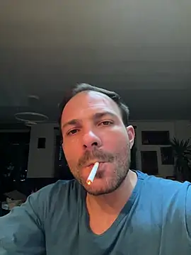 Snapshot of Adventurehotman chatting on December 24, 11:55 pm Adventurehotman online show from December 24, 11:55 pm