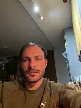 Snapshot of Adventurehotman chatting on March 12, 11:22 pm Adventurehotman online show from March 12, 11:22 pm