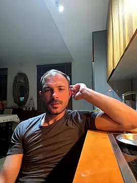 Snapshot of Adventurehotman chatting on September 27, 10:37 pm Adventurehotman online show from September 27, 10:37 pm