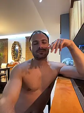 Snapshot of Adventurehotman chatting on November 20, 2:23 am Adventurehotman online show from November 20, 2:23 am