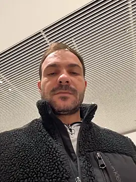 Snapshot of Adventurehotman chatting on November 30, 12:53 pm Adventurehotman online show from November 30, 12:53 pm