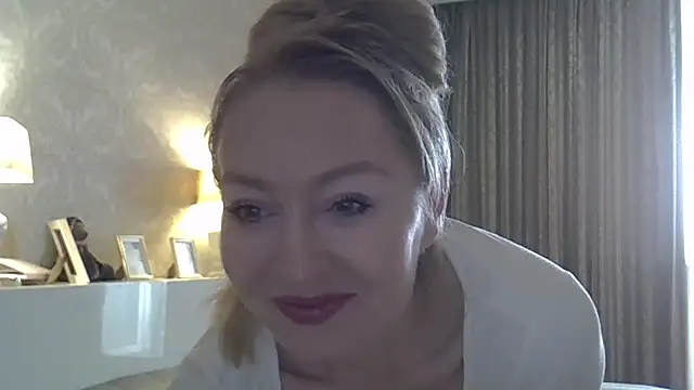ZarinaSwift online show from October 14, 4:13 am