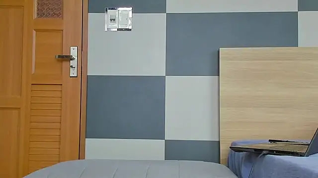 Kiera Thomas online show from November 2, 4:37 am