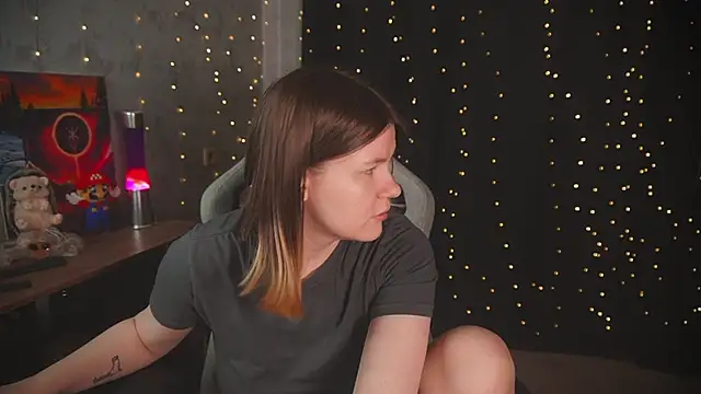 Snapshot of cuteamberlyyy chatting on October 19, 3:29 am cuteamberlyyy online show from October 19, 3:29 am