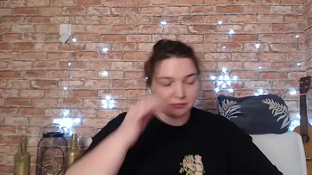 Amelia Kiss  online show from December 28, 12:57 am