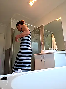 Snapshot of Pussy69Kat chatting on November 3, 11:48 pm Pussy69Kat online show from November 3, 11:48 pm