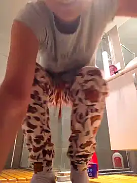 Snapshot of Pussy69Kat chatting on November 18, 10:52 am Pussy69Kat online show from November 18, 10:52 am