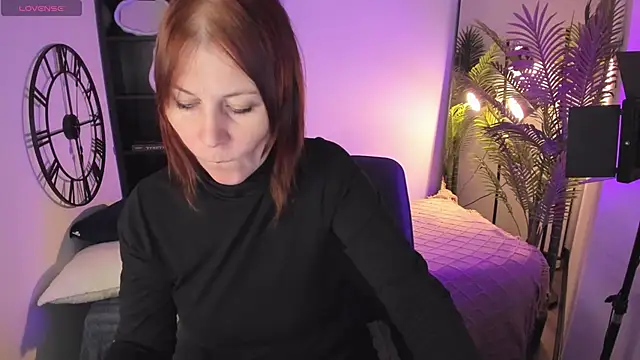 ZoeEast online show from October 22, 1:55 pm