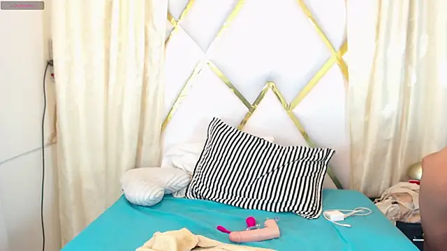 Snapshot of InkedSabrina chatting on March 7, 9:29 am InkedSabrina online show from March 7, 9:29 am