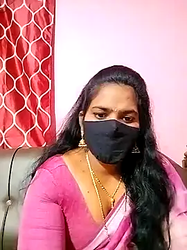 Snapshot of melina214 chatting on January 7, 3:03 am melina214 online show from January 7, 3:03 am