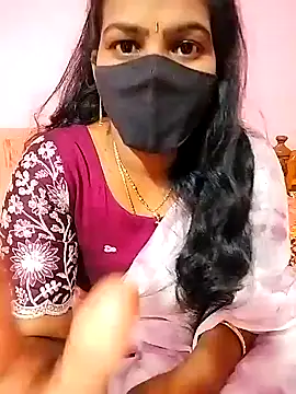Snapshot of melina214 chatting on January 21, 4:48 pm melina214 online show from January 21, 4:48 pm