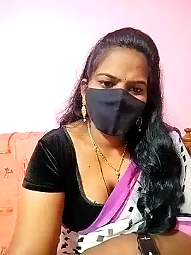 Snapshot of melina214 chatting on January 31, 3:09 am melina214 online show from January 31, 3:09 am