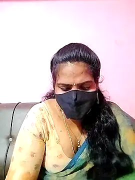 Snapshot of melina214 chatting on February 6, 4:58 pm melina214 online show from February 6, 4:58 pm