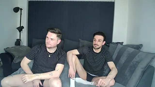 Snapshot of twotwinkhusbandss chatting on March 21, 7:13 pm twotwinkhusbandss online show from March 21, 7:13 pm