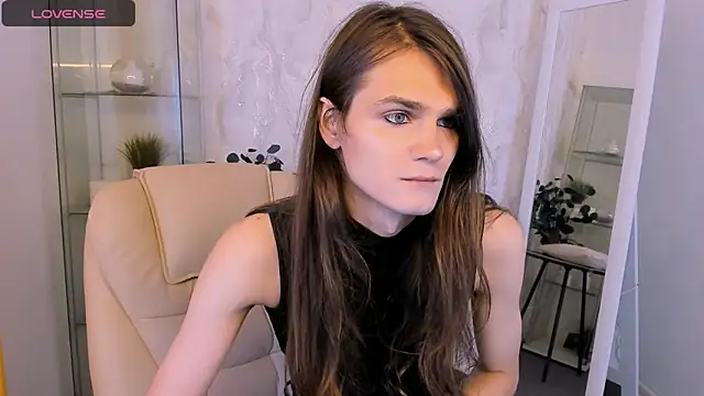 Snapshot of Will_Will_ chatting on October 5, 6:12 am Will Will online show from October 5, 6:12 am