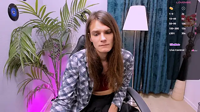 Snapshot of Will_Will_ chatting on October 11, 5:39 am Will Will online show from October 11, 5:39 am