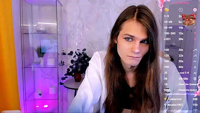 Snapshot of Will_Will_ chatting on October 16, 6:14 am Will Will online show from October 16, 6:14 am