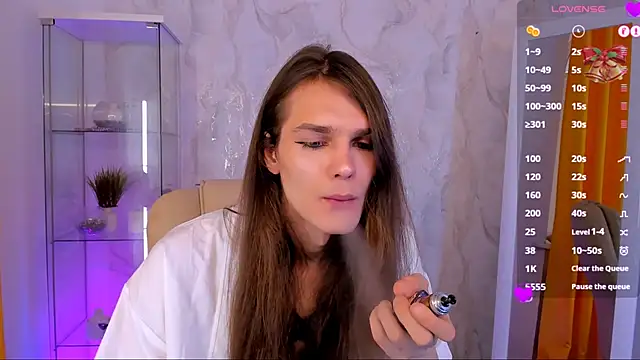 Snapshot of Will_Will_ chatting on October 21, 5:52 am Will Will online show from October 21, 5:52 am