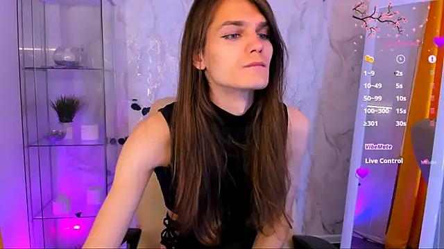 Snapshot of Will_Will_ chatting on October 31, 6:25 am Will Will online show from October 31, 6:25 am