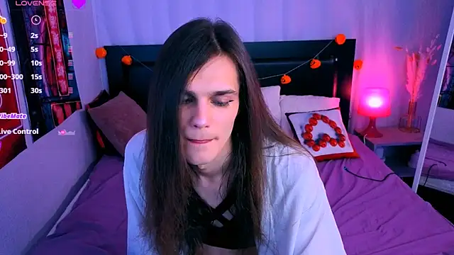 Snapshot of Will_Will_ chatting on November 8, 2:39 pm Will Will online show from November 8, 2:39 pm