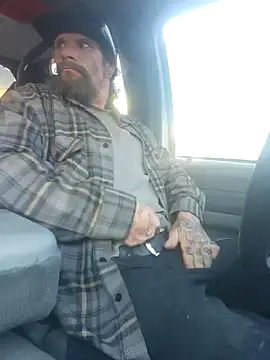 Snapshot of Crackkers chatting on December 2, 4:09 pm Crackkers online show from December 2, 4:09 pm