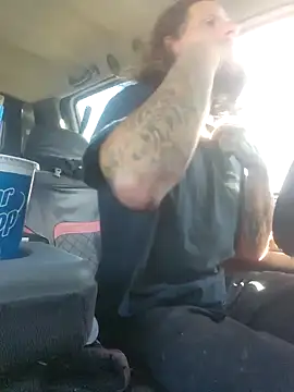 Snapshot of Crackkers chatting on January 21, 6:34 pm Crackkers online show from January 21, 6:34 pm