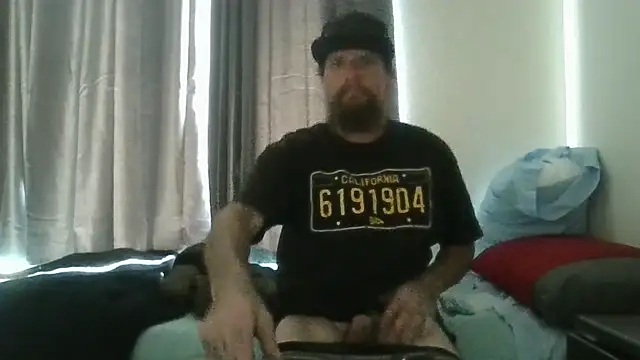 Snapshot of Crackkers chatting on February 17, 4:26 pm Crackkers online show from February 17, 4:26 pm