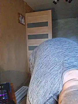 Foxyshaved online show from October 12, 6:34 am