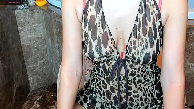 Snapshot of yourastral chatting on March 23, 2:59 am yourastral online show from March 23, 2:59 am