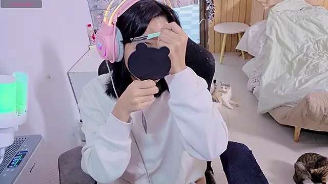 Snapshot of Kana_G chatting on November 20, 8:58 am Kana G online show from November 20, 8:58 am