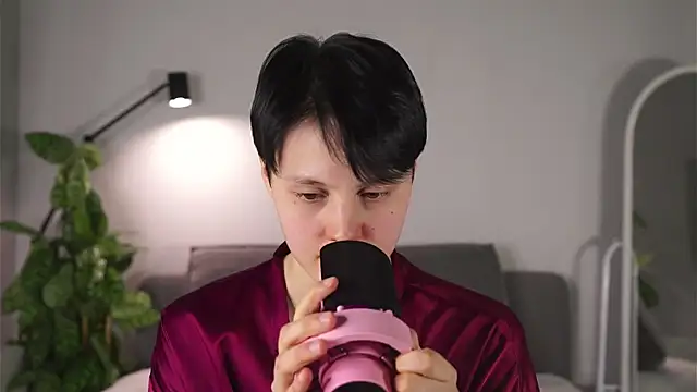 MaryCoopeer online show from March 8, 5:17 am