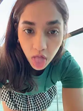 CuteeRose online show from November 30, 1:04 pm