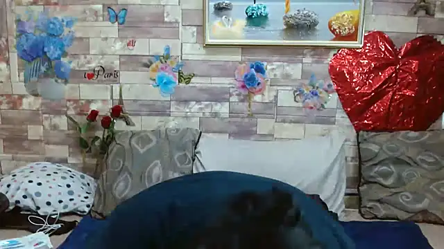 Snapshot of Indian_tracy chatting on February 8, 8:52 am Indian tracy online show from February 8, 8:52 am