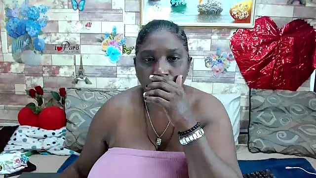 Snapshot of Indian_tracy chatting on February 19, 10:56 am Indian tracy online show from February 19, 10:56 am