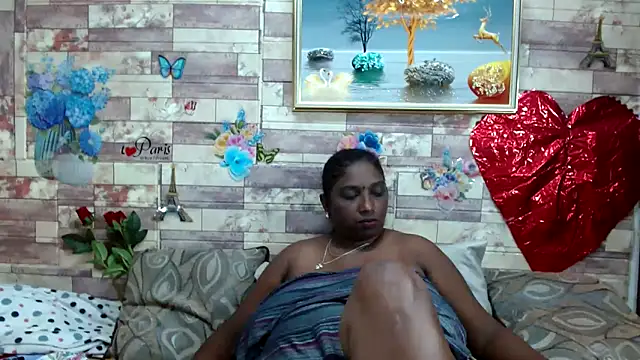 Snapshot of Indian_tracy chatting on March 9, 2:43 pm Indian tracy online show from March 9, 2:43 pm