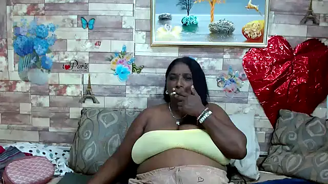 Snapshot of Indian_tracy chatting on March 22, 12:14 pm Indian tracy online show from March 22, 12:14 pm