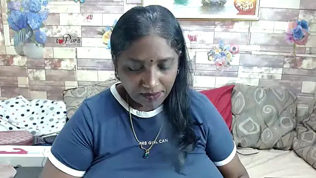 Snapshot of Indian_tracy chatting on October 30, 7:47 pm Indian tracy online show from October 30, 7:47 pm