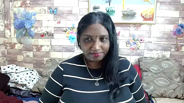 Snapshot of Indian_tracy chatting on November 6, 7:48 pm Indian tracy online show from November 6, 7:48 pm