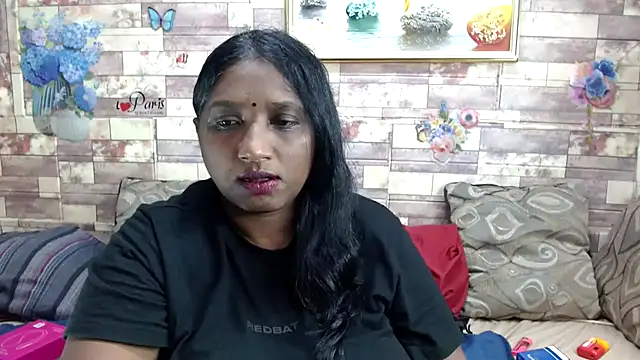 Snapshot of Indian_tracy chatting on December 2, 2:45 pm Indian tracy online show from December 2, 2:45 pm