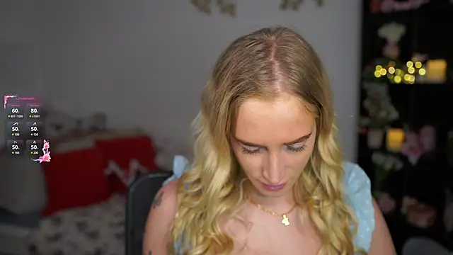 Snapshot of Nicolette__Shea_ chatting on December 28, 8:58 am Nicolette Shea online show from December 28, 8:58 am