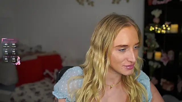 Snapshot of Nicolette__Shea_ chatting on December 28, 3:04 pm Nicolette Shea online show from December 28, 3:04 pm